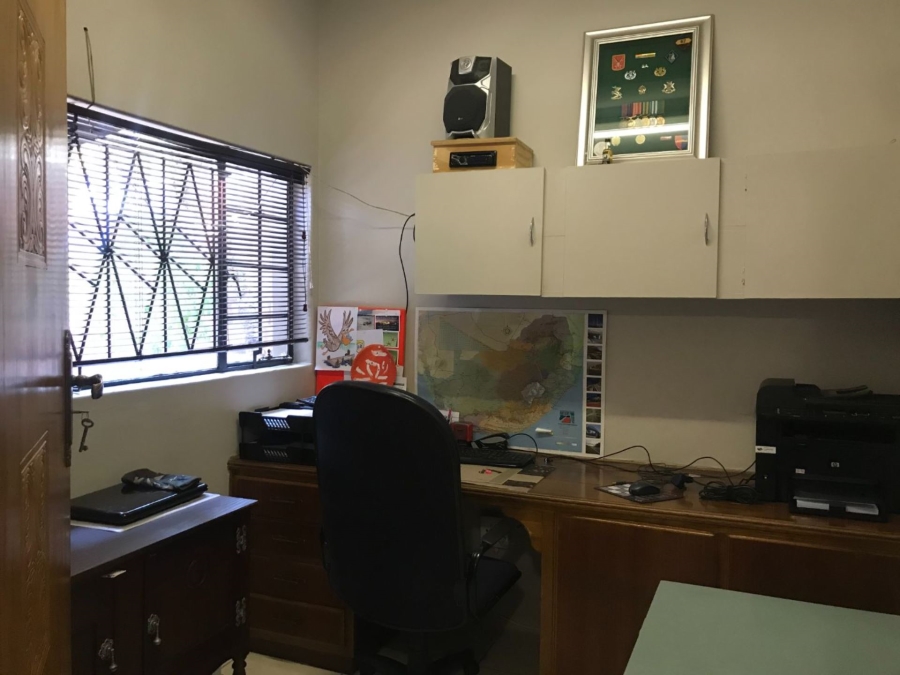 4 Bedroom Property for Sale in Die Rand Northern Cape